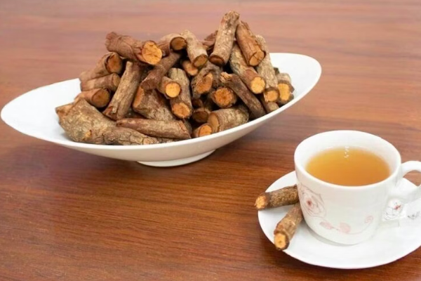Công dụng của cây thuốc tơm trơng