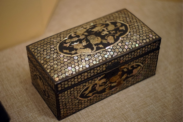 Hộp rượu khảm xà cừ