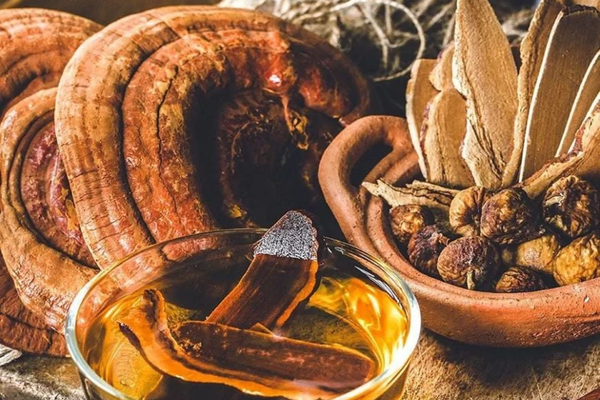 Việc bảo quản rượu nấm linh chi cần cẩn thận để tránh rượu bị biến đổi