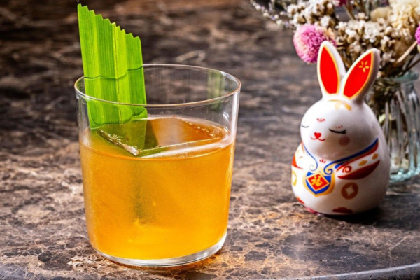 Trang trí ly trong nghệ thuật pha chế cocktail – dấu ấn thị giác hoàn thiện trải nghiệm