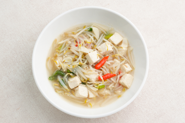 Canh giá đỗ hỗ trợ bù nước cho cơ thể