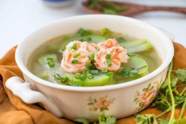 Bí xanh chứa nhiều chất xơ, hỗ trợ tiêu hóa