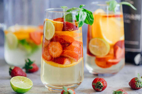Xu hướng kết hợp giữa đồ uống có cồn và trái cây tươi ngày càng được ưa chuộng